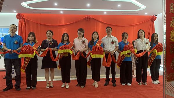 ¡Celebrando nuestra mudanza a una nueva casa! Ceremonia de apertura de compan...